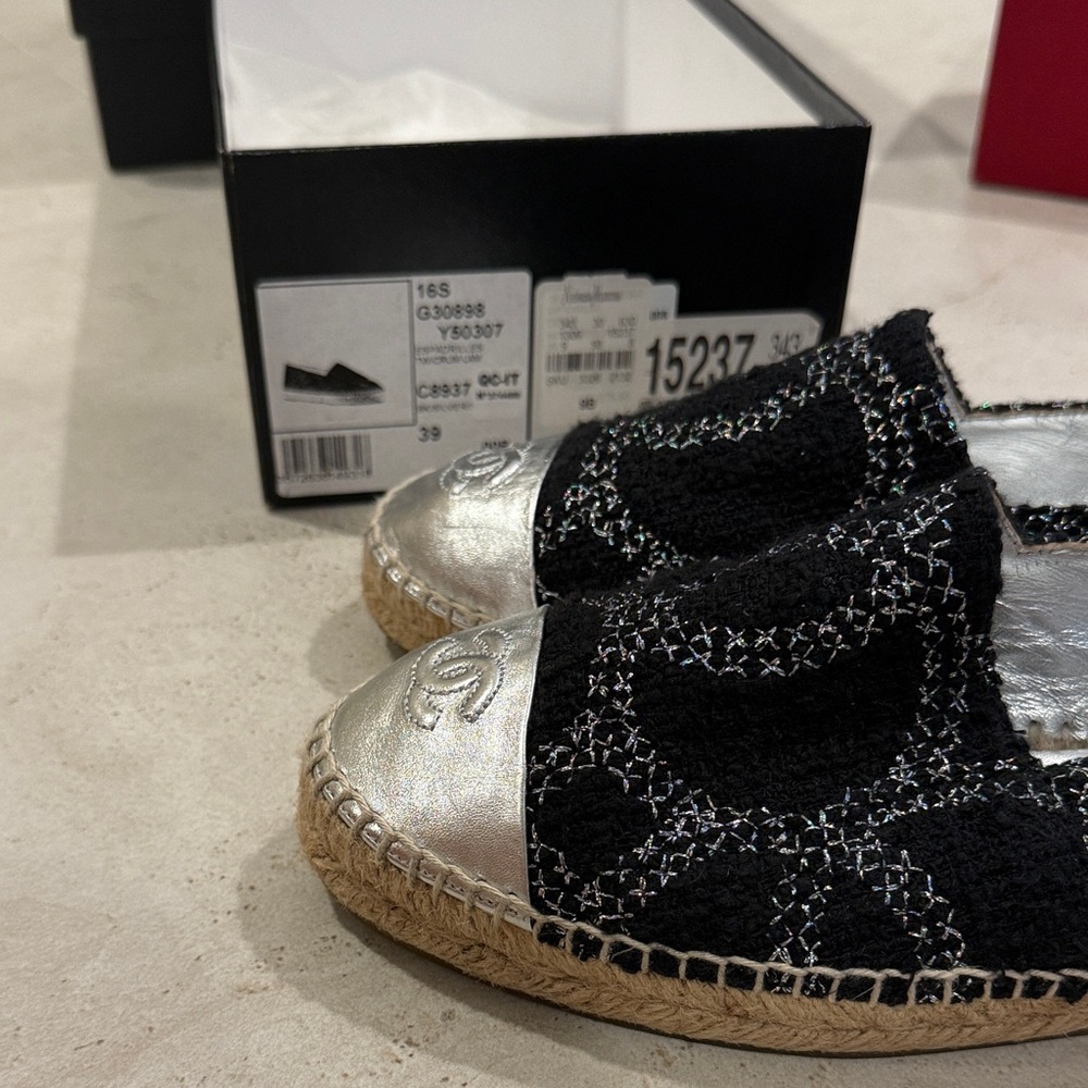 Chanel - Picture 2 of 3